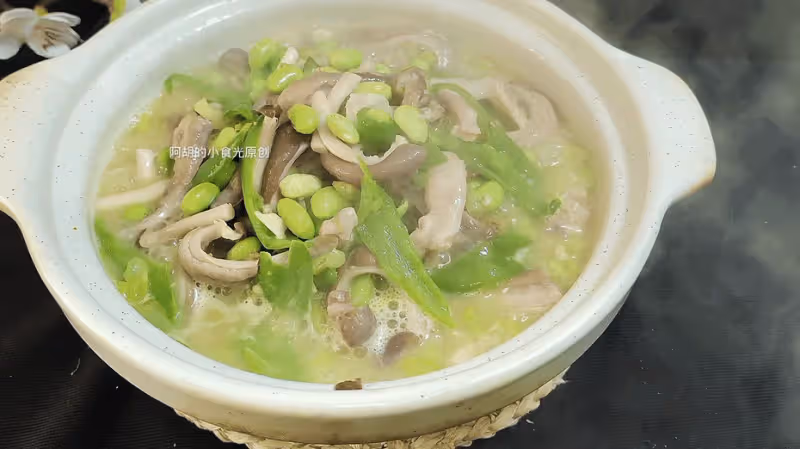 春天,吃雞吃鴨不如吃這肉!葷素搭配一鍋出,脆嫩鮮香、滿口滋補與美味,上桌就被吃個精光