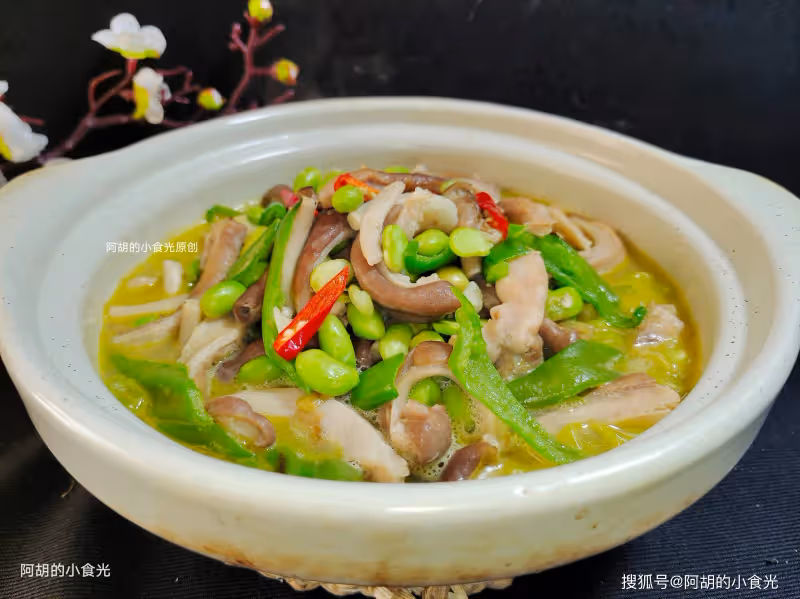 春天,吃雞吃鴨不如吃這肉!葷素搭配一鍋出,脆嫩鮮香、滿口滋補與美味,上桌就被吃個精光