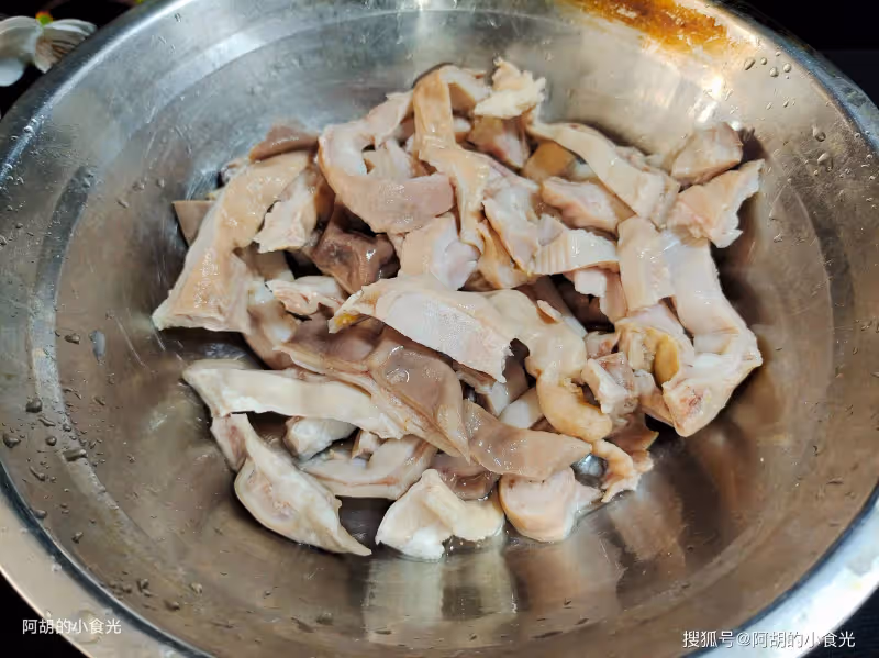 春天,吃雞吃鴨不如吃這肉!葷素搭配一鍋出,脆嫩鮮香、滿口滋補與美味,上桌就被吃個精光
