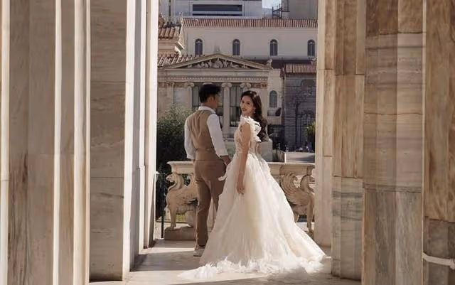 香港知名女星在希臘結婚,嫁慈善機構董事老公,如願進豪門做闊太