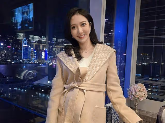 TVB知名女星懷孕多月,胖了不到10斤,宣布辭演《新聞女王2》
