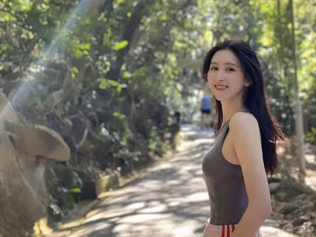 TVB前女星終覓真愛!昔日爭議情史成雲煙,絕美婚紗照曝光!
