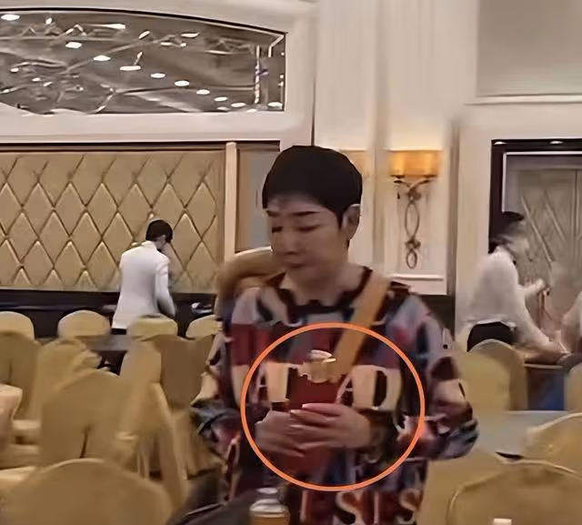 知名港星聚餐後打包剩酒!被指晚年淒涼,愛上有婦之夫至今單身