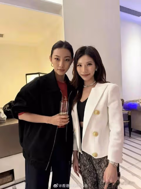 富貴港姐任《哪吒2》首映司儀緊張!蔡思貝一舉動令她佩服