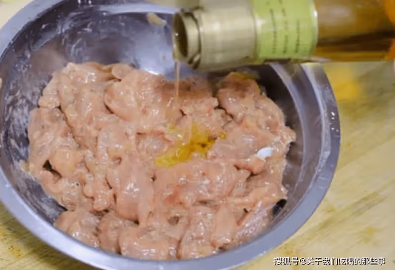 想吃水煮肉片?手把手教你在家做,肉片滑嫩,麻辣鮮香特下飯