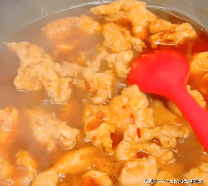 想吃水煮肉片?手把手教你在家做,肉片滑嫩,麻辣鮮香特下飯