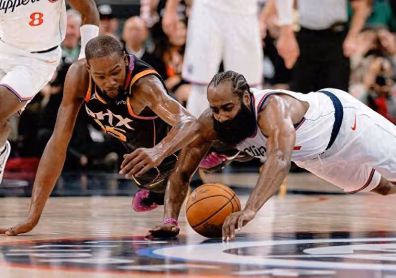 場均10分,年薪4921萬,引全聯盟嫌棄!NBA打工皇帝或許該退役了