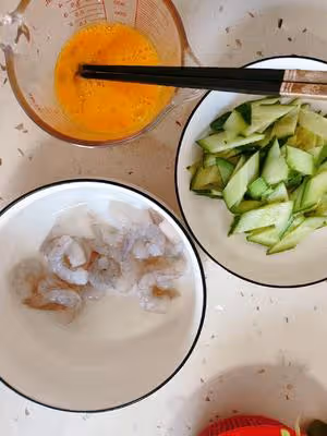 清爽可口的蝦仁黃瓜炒雞蛋