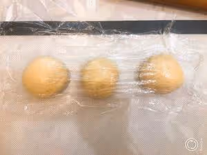 一次發酵柔軟吐司，直接法。冷藏麵糰，3種手法出手套膜。鮮酵母吐司（詳細的很）