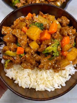 土豆燉牛肉之飯掃光，這樣做也太香了吧，還沒出鍋已是濃香四溢了