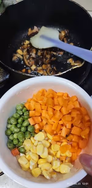 孩子們搶著吃的七彩拌飯