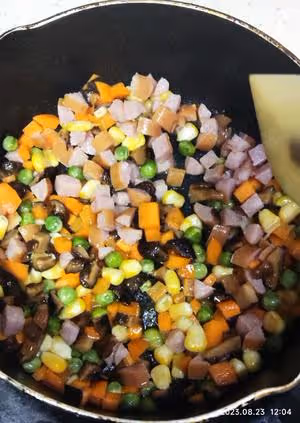 孩子們搶著吃的七彩拌飯