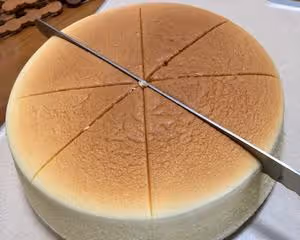 8寸輕乳酪蛋糕不開裂不縮腰