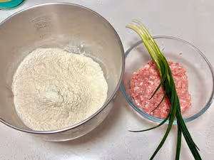 鮮肉小籠包（詳細肉餡配料方法）鬆軟鮮嫩多汁
