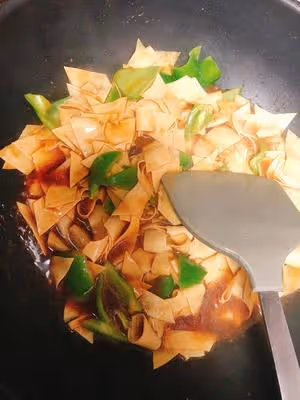 不用廚藝的尖椒干豆腐