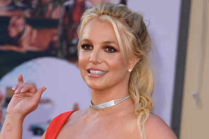 Britney Spears搭飛機抽菸!嗆空姐羞辱人 驚動警方介入!
