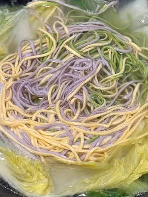 爽滑勁道～自製🌈果蔬麵條！比買的好吃💯倍！