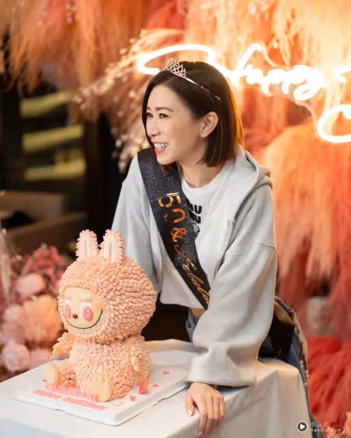 佘詩曼50歲生日前夕!陪伴13年愛犬突離世!
