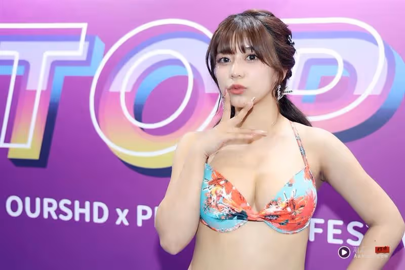 22歲性感AA女優化身專業「暗黑廚神」開設近萬元料理課網瘋搶！