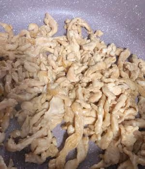 米飯🍚殺手魚香雞絲         （減脂期也可以吃）