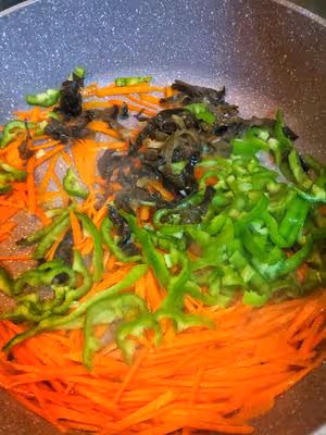 米飯🍚殺手魚香雞絲         （減脂期也可以吃）