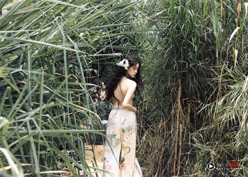 歐陽娜娜轉大人！撇「氣質大提琴美少女」只穿超小bra罕見性感解放