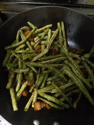 百吃不厭的東北豆角燉肉