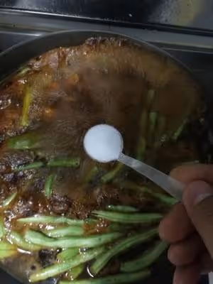 百吃不厭的東北豆角燉肉