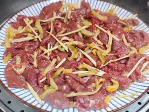 快手菜-榨菜蒸牛肉