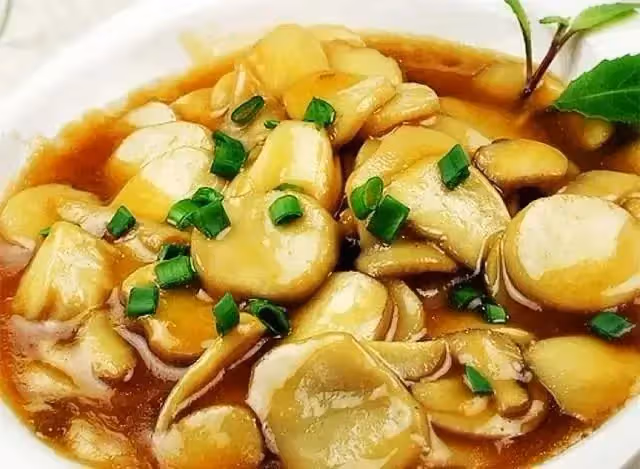 13道鮑魚汁做的家常菜，普通小炒加以鮮美鮑汁調味，味道更是鮮美