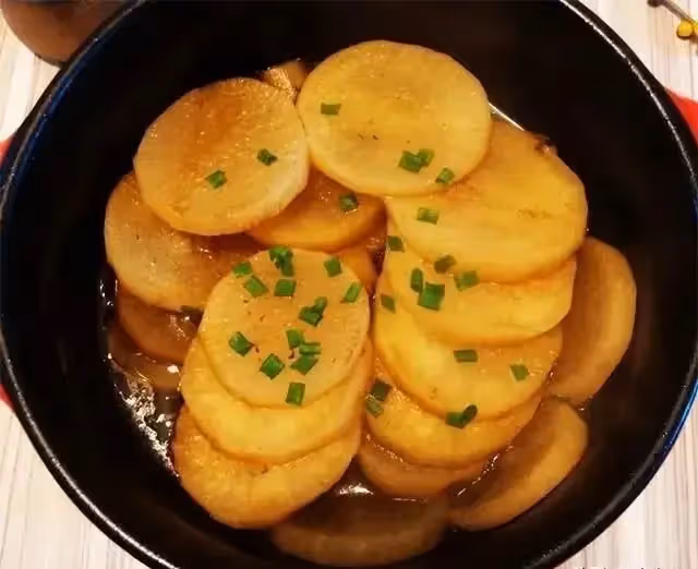 13道鮑魚汁做的家常菜，普通小炒加以鮮美鮑汁調味，味道更是鮮美