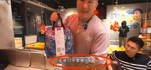 汪小菲這招太高明！麻六記宴請「館長」，宣傳品牌同時為自己正名