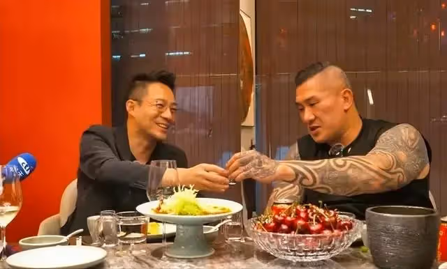 汪小菲這招太高明!麻六記宴請「館長」,宣傳品牌同時為自己正名