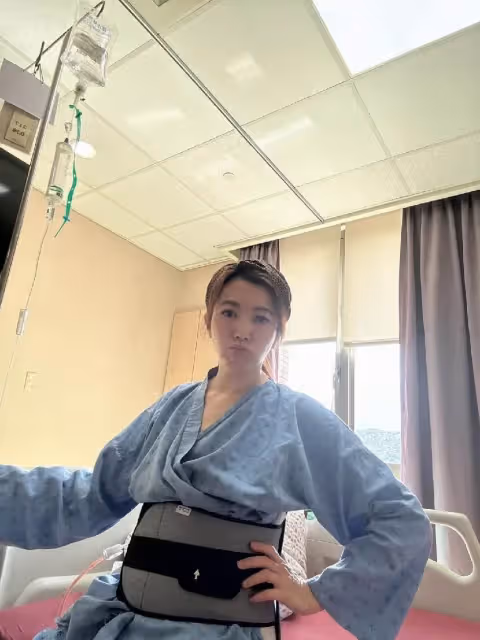 才傳豪門婚變!48歲女星「緊急回台動手術」臉色憔悴,淚揭病情「輸血二輪」嘆:痛起來真的要人命