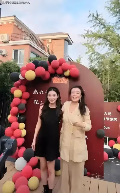 有網友說:大S從頭到腳都比馬筱梅強,但這事兒還得看汪小菲怎麼說