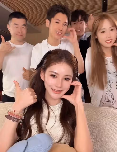 馬筱梅帶貨遭抵制,黑粉去品牌方要求換人,卻被婆婆張蘭溫柔以待