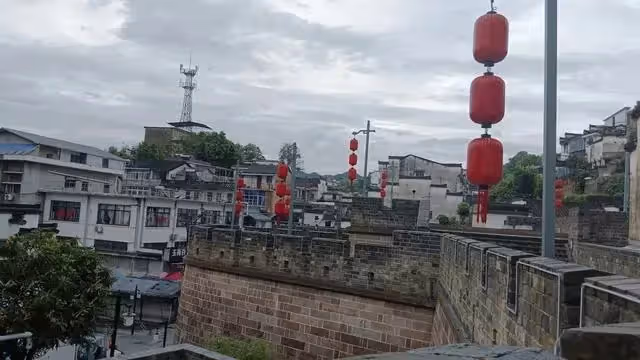 我給兒子買婚房，還把孫子帶到上小學，兒媳卻讓我回老家獨居養老