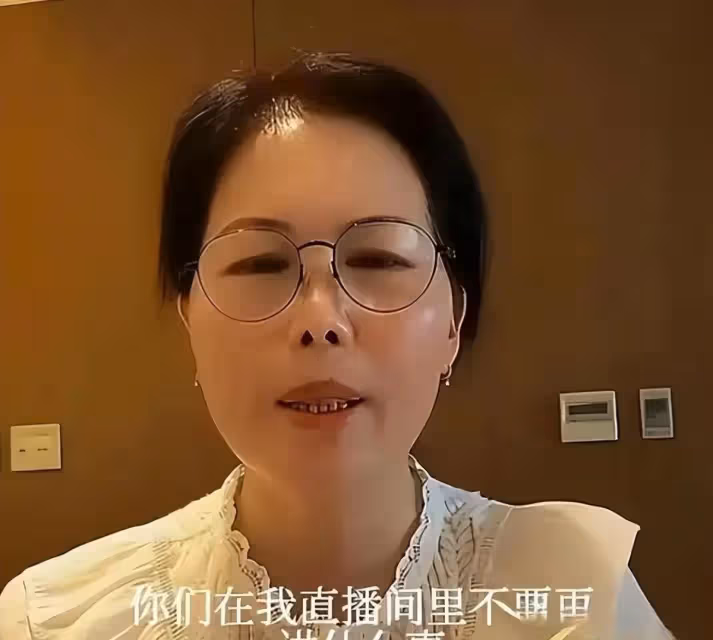 小楊阿姨怒懟大S粉絲:人都沒了!你喜歡她你就下去陪她!