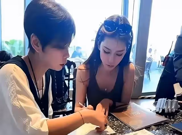 馬筱梅直播眼中含淚，感謝粉絲一路相隨，懶理黑粉與樂樂配合默契