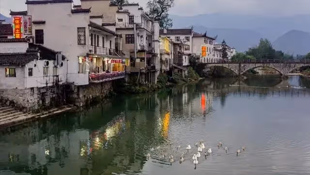 二婚老伴兒子結婚，我給了68000禮金，兒子說我老糊塗卻被打臉了