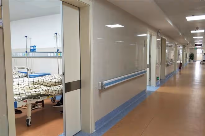 中年大病一場後才發現：沒有人會真正關心你，什麼親情愛情都一樣