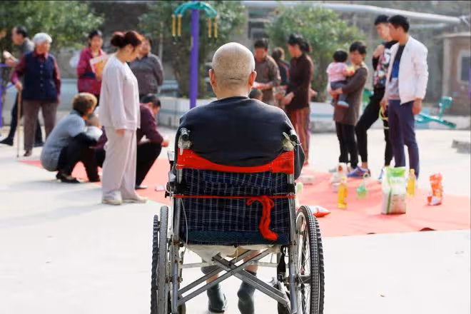癱瘓6年的父親患癌後,我才發現:「大病從死」,不過是自欺欺人