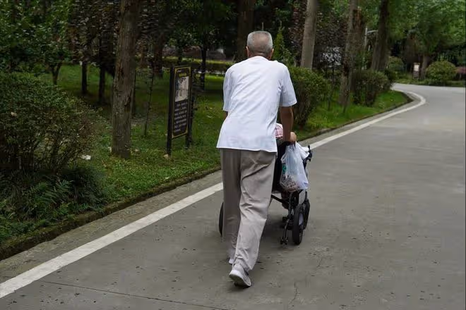 我60歲才發現：不管有錢沒錢，子女孝不孝，人老了就是痛苦的開始