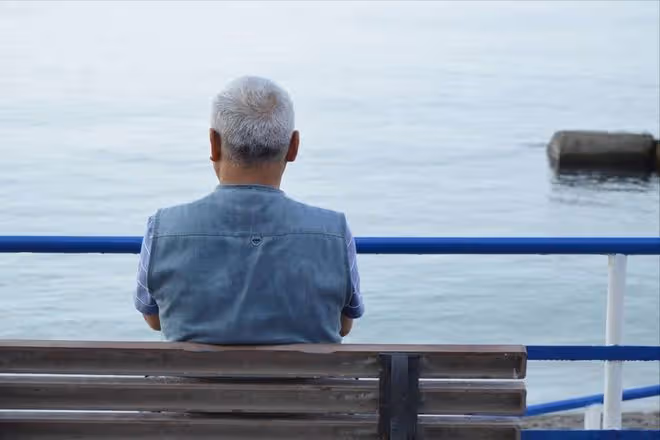 我60歲才發現：不管有錢沒錢，子女孝不孝，人老了就是痛苦的開始