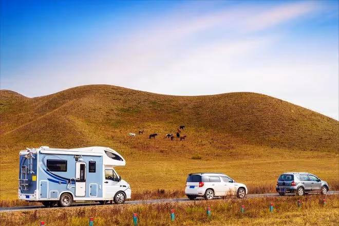 我退休8年,旅遊6年,在此奉勸60歲以上的老人,別再跟風自駕遊了