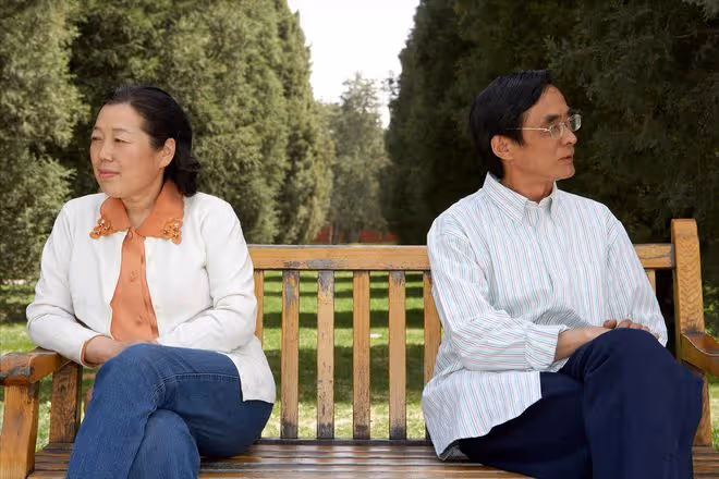 憑什麼外婆帶大的孩子,卻要多孝順奶奶?丈夫的教育觀讓我很反感