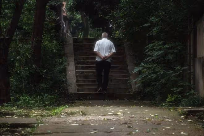 我63歲突然醒悟：老了有退休金和10萬存款，還拚命攢錢，沒有意義