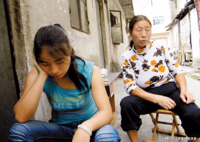 嫁給二婚帶孩男，被婆婆欺負，12年後繼子在除夕夜給我出氣！