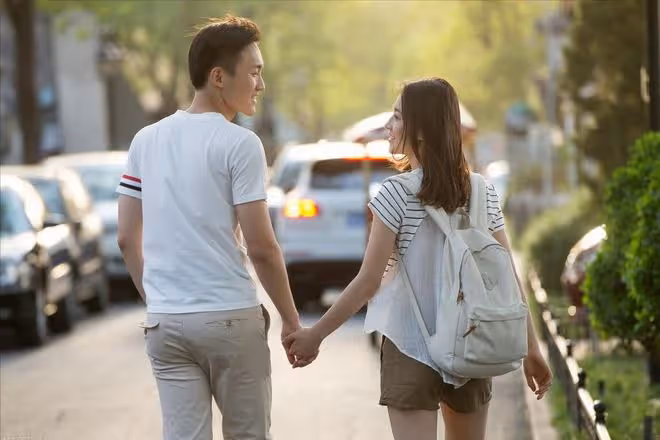 一位90後小伙的清醒婚姻觀：不結婚，或許才是對父母最大的孝順