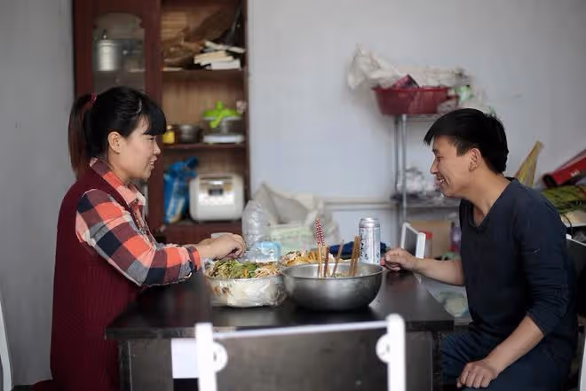 一位90後小伙的清醒婚姻觀：不結婚，或許才是對父母最大的孝順